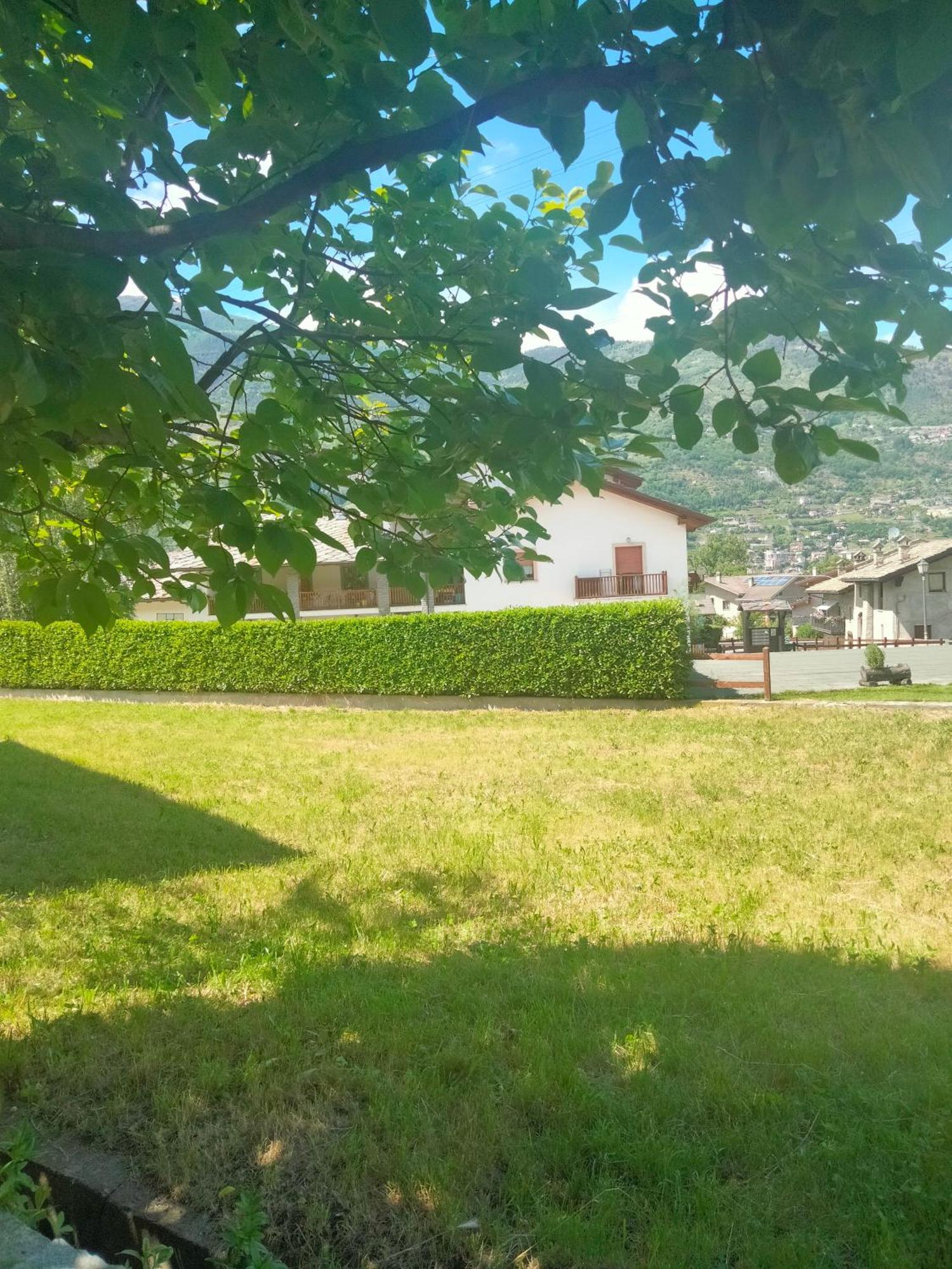 Appartamento Signorile Con Giardino 아오스타 외부 사진
